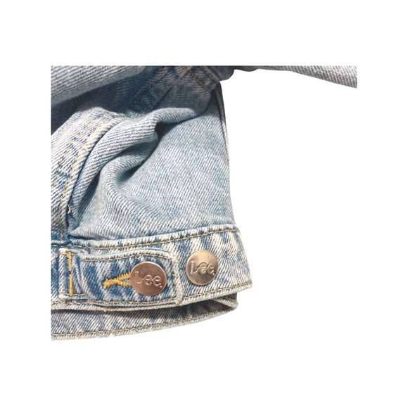 Lee cropped jean jacket size med loose fit good condition - Picture 2 of 4